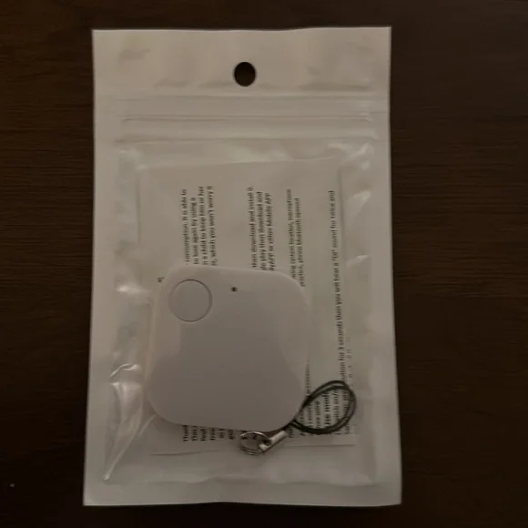 Tracking Device/Bluetooth Locator - Picture 2 of 4